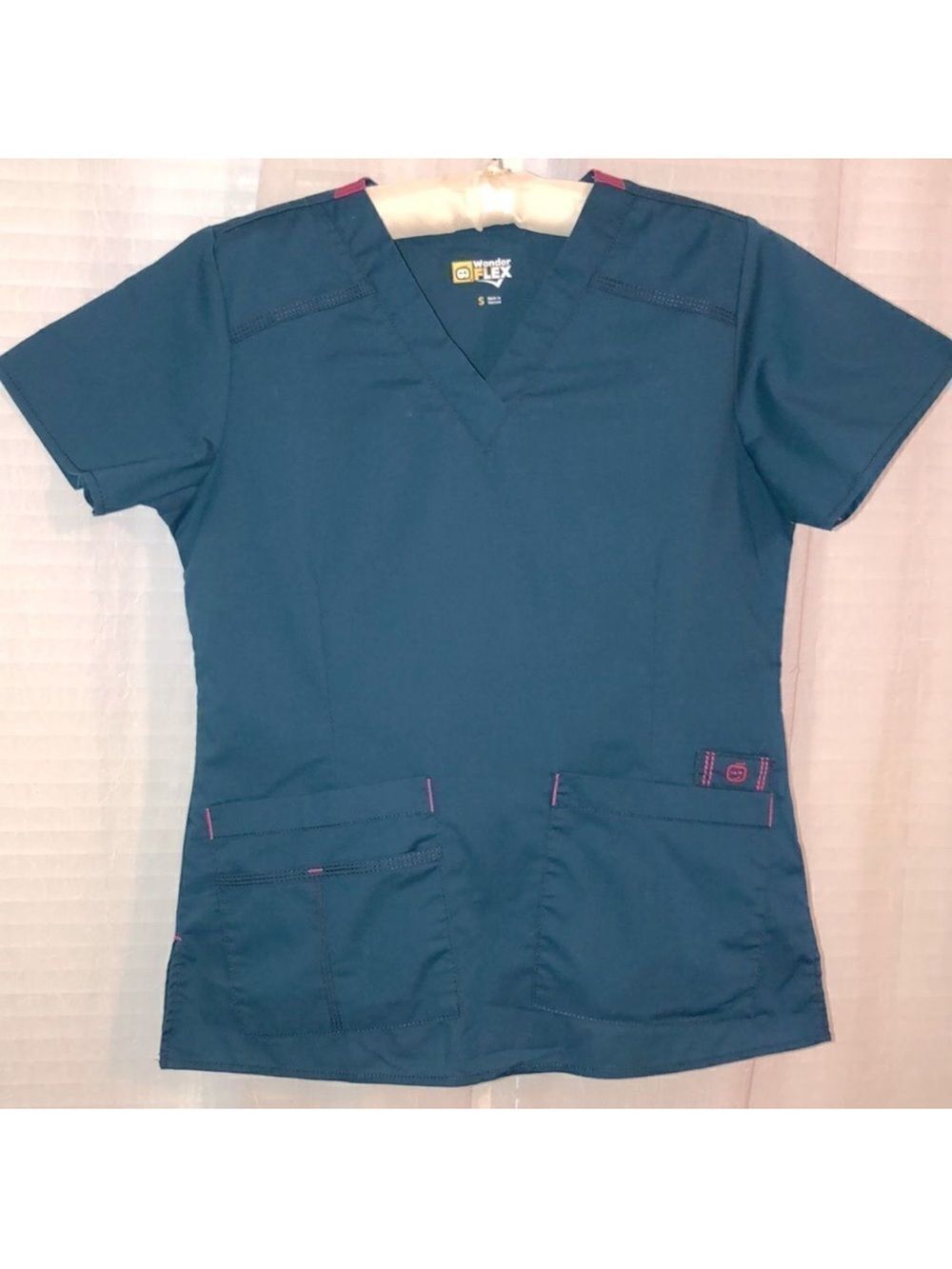 Wonder Wink S Flex Teal Blue Fuchsia Pink V-Neck Scrub Top